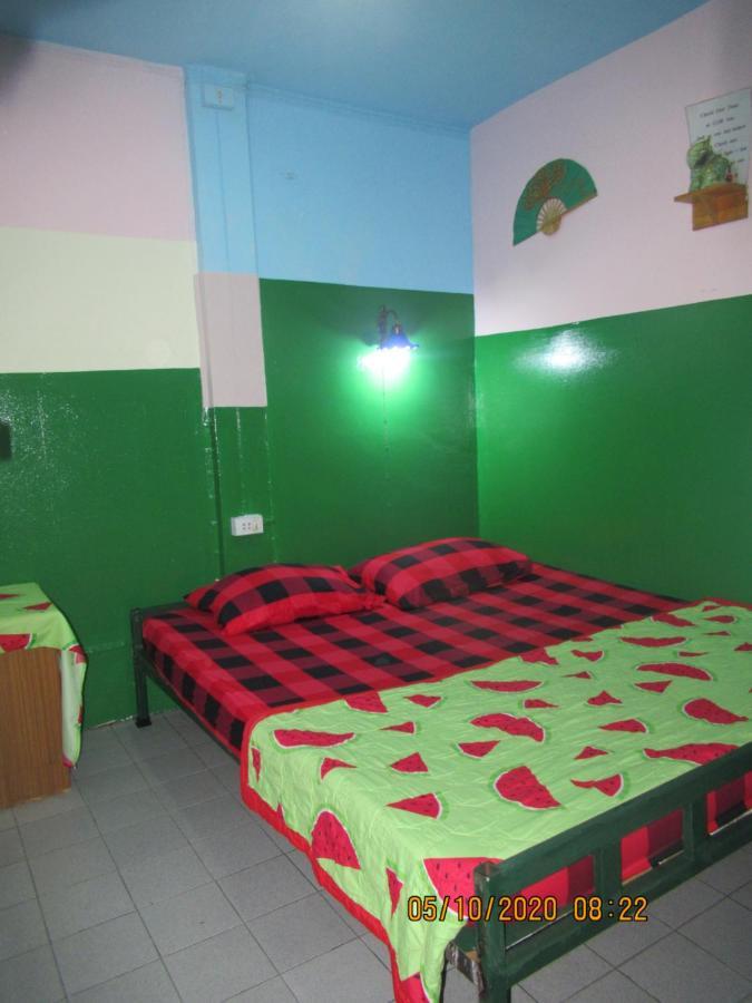 Jay Guesthouse And Restaurant (Adults Only) Chiang Mai Esterno foto