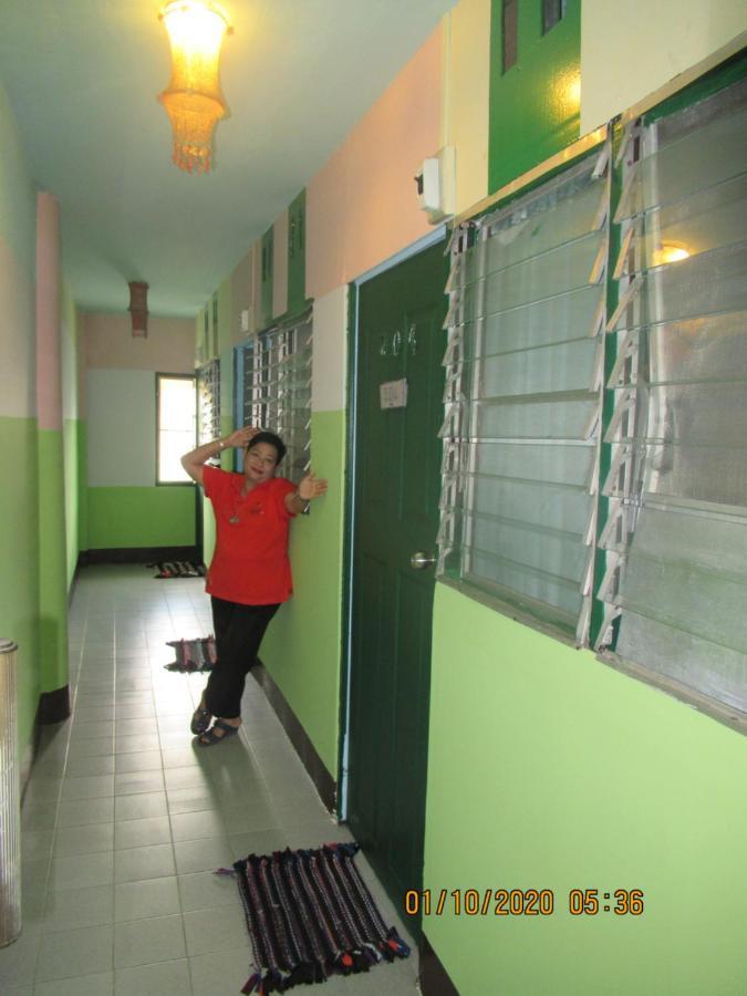 Jay Guesthouse And Restaurant (Adults Only) Chiang Mai Esterno foto